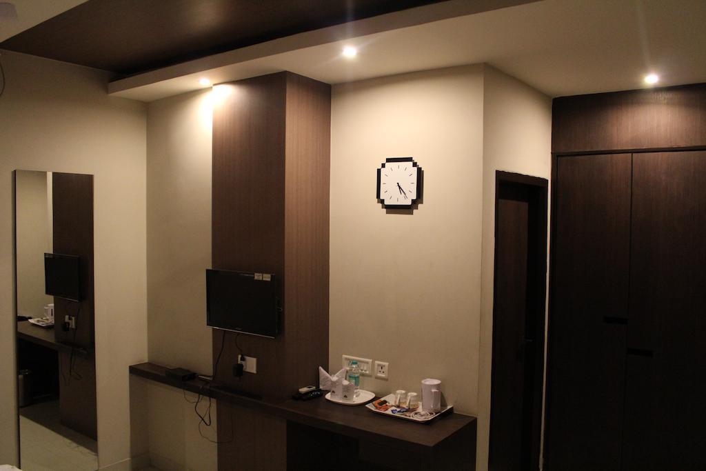 Hotel Dibrugarh Club House Exterior foto