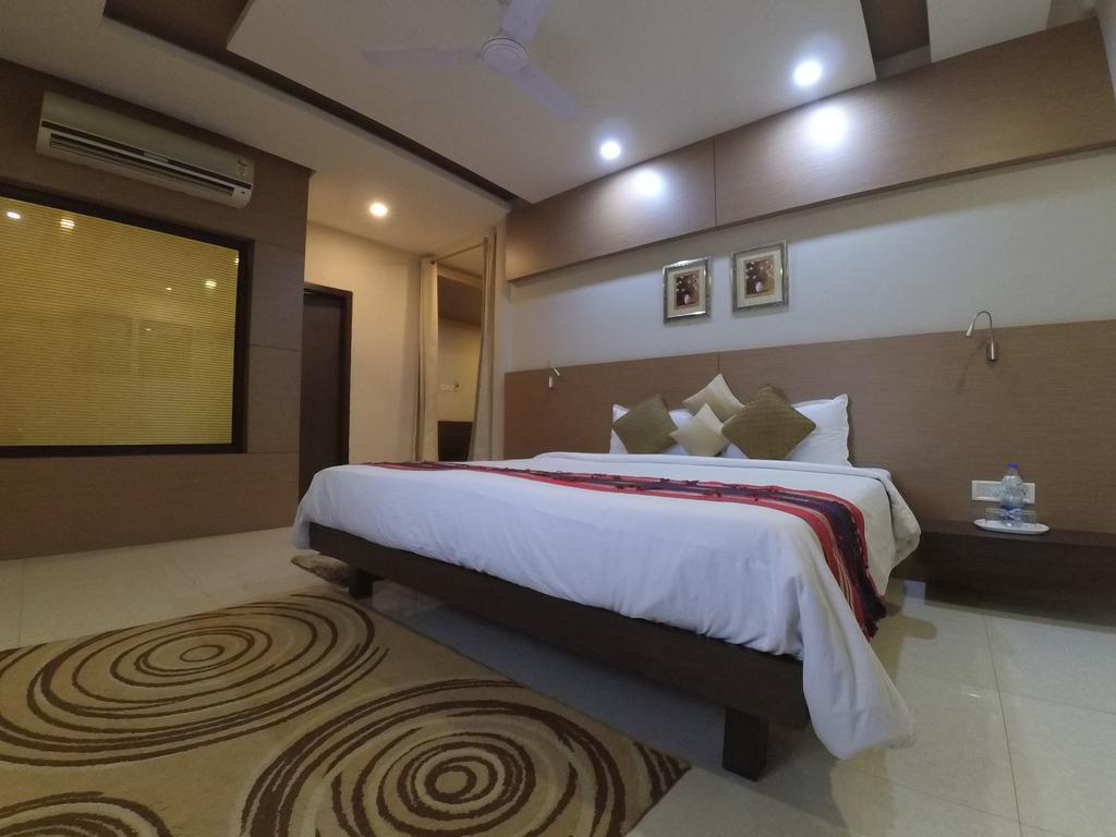 Hotel Dibrugarh Club House Exterior foto