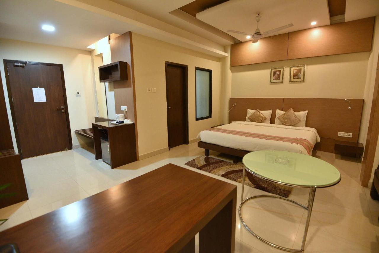 Hotel Dibrugarh Club House Exterior foto